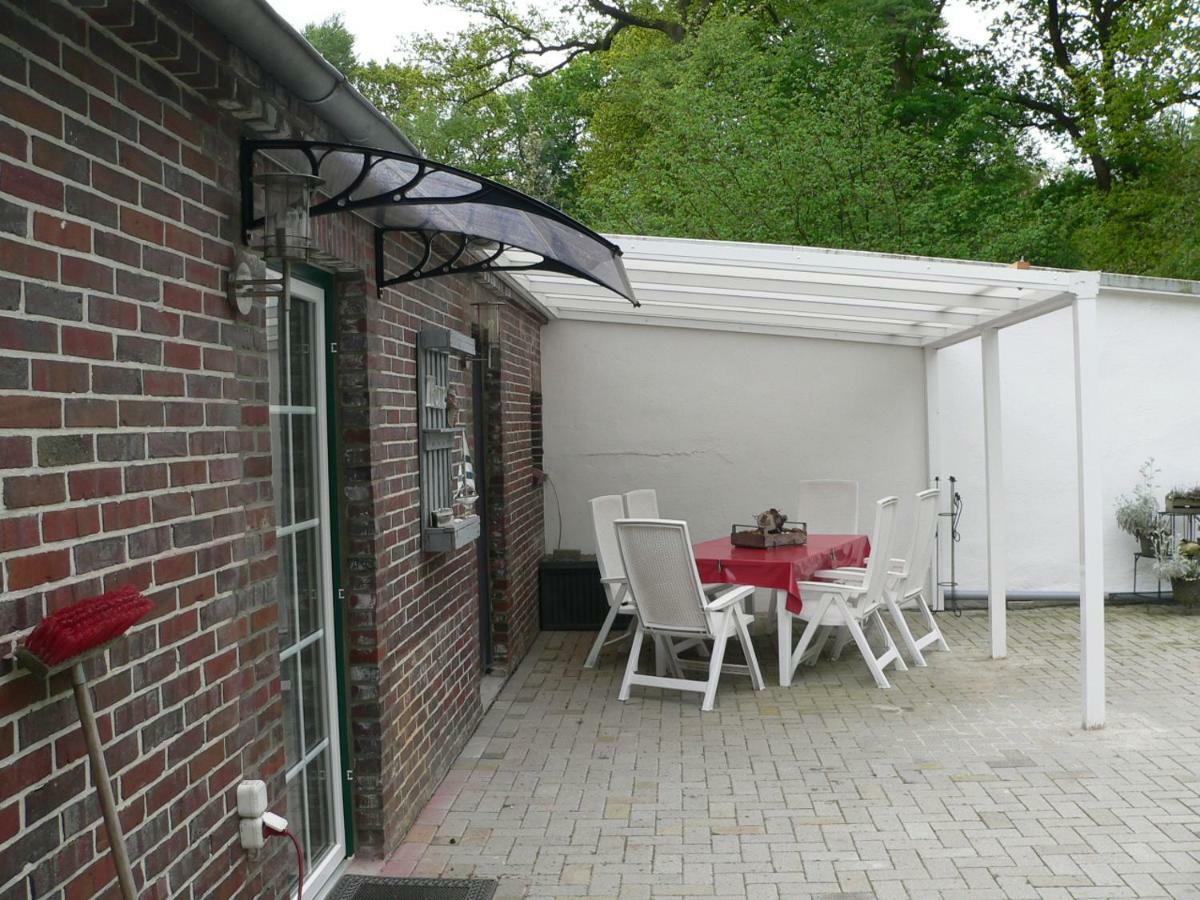 Ferienhaus Zum Gruenen Holz Zetel Exterior foto